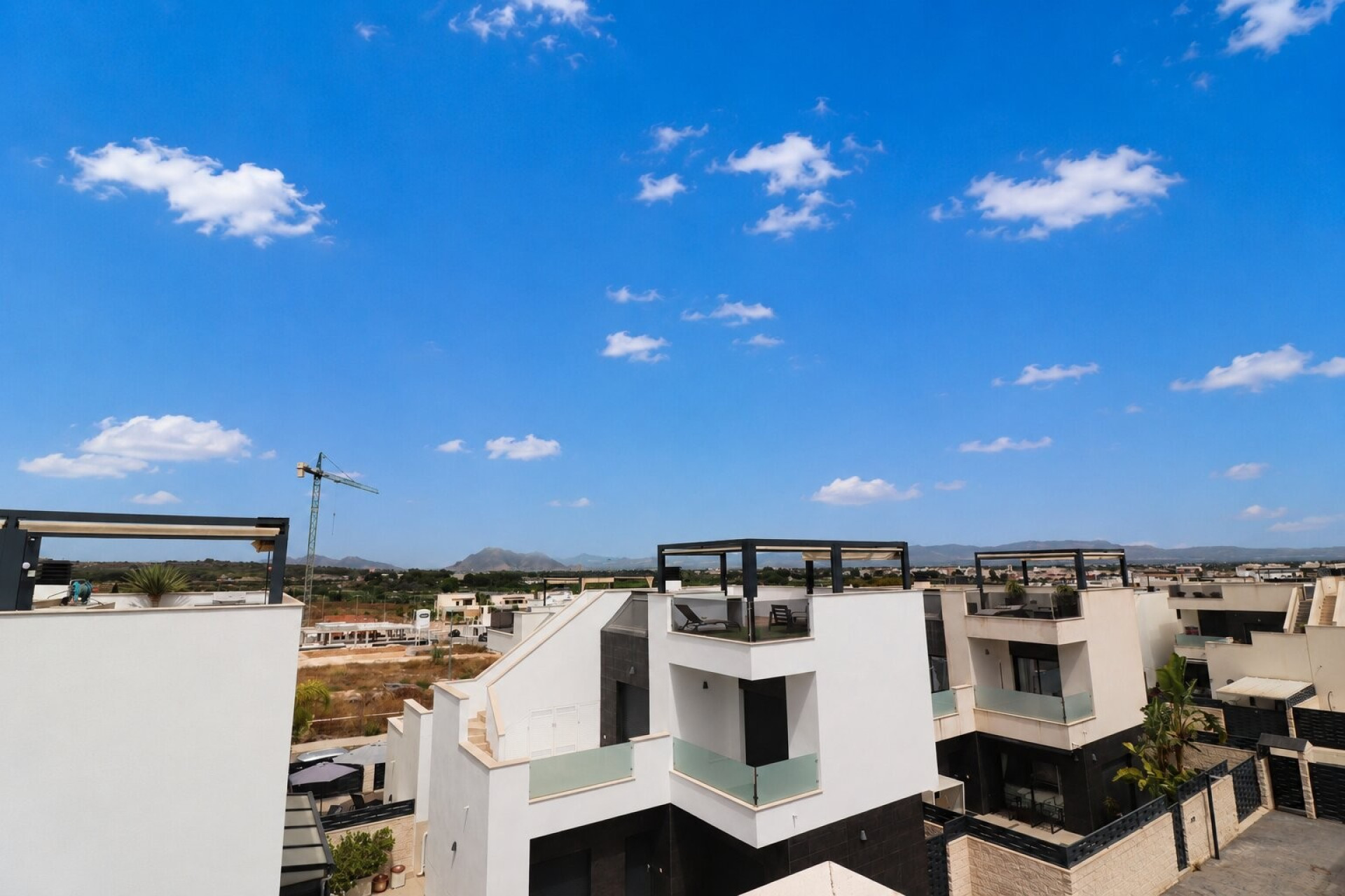 Herverkoop - 3. Vrijstaande villa - Benijófar - Costa Blanca Zuid