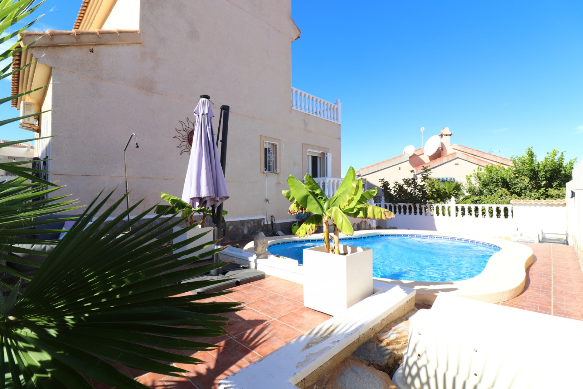 Herverkoop - 3. Vrijstaande villa - Benimar - Costa Blanca Zuid