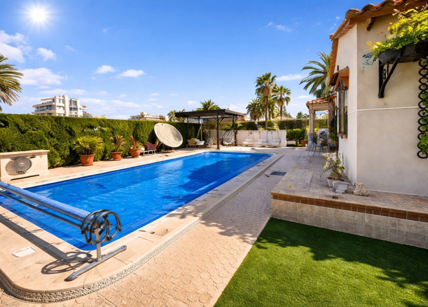 Herverkoop - 3. Vrijstaande villa - Cabo Roig - Costa Blanca Zuid