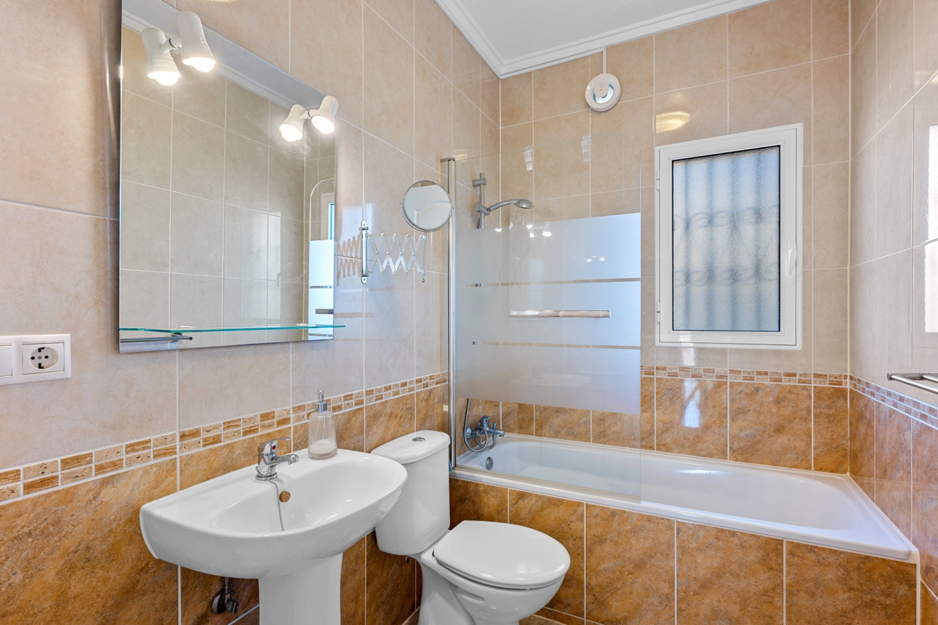 Herverkoop - 3. Vrijstaande villa - Ciudad Quesada - Costa Blanca Zuid