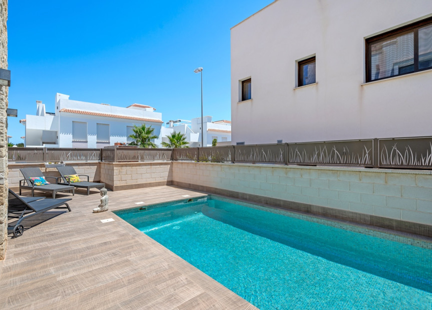 Herverkoop - 3. Vrijstaande villa - Ciudad Quesada - La Laguna