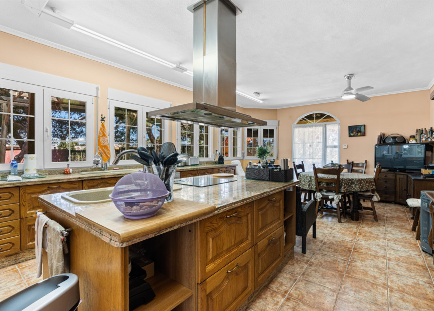 Herverkoop - 3. Vrijstaande villa - El Altet - Costa Blanca Zuid