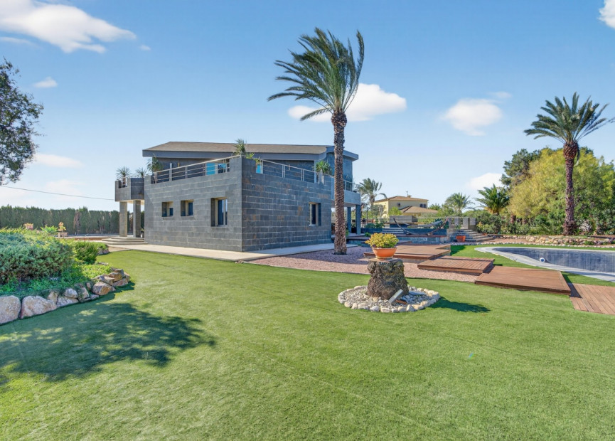 Herverkoop - 3. Vrijstaande villa - Elche - Costa Blanca Zuid