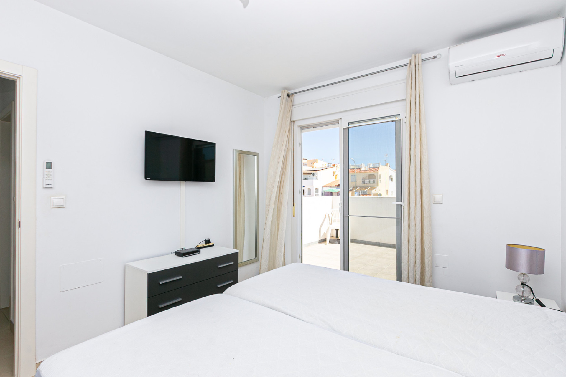 Herverkoop - 3. Vrijstaande villa - La Marina - Costa Blanca Zuid