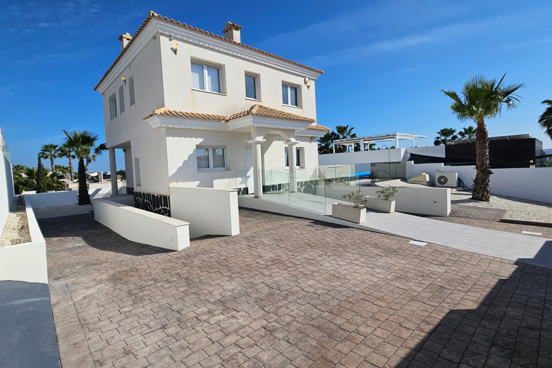 Herverkoop - 3. Vrijstaande villa - La Marina - Costa Blanca Zuid