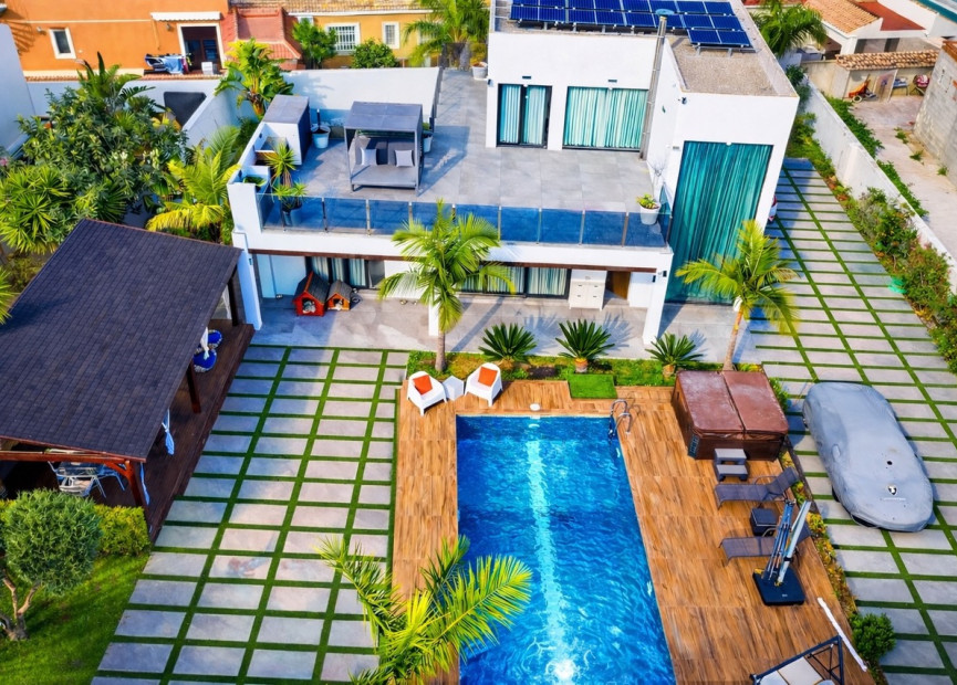 Herverkoop - 3. Vrijstaande villa - Los Balcones - Costa Blanca Zuid