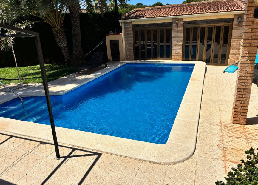 Herverkoop - 3. Vrijstaande villa - Los Balcones - Costa Blanca Zuid