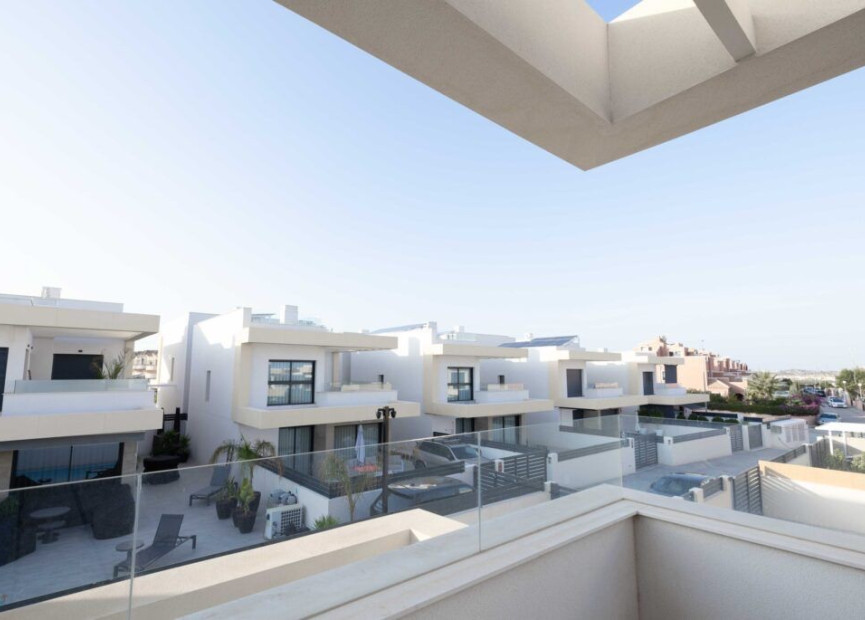 Herverkoop - 3. Vrijstaande villa - Los Montesinos - Costa Blanca Zuid