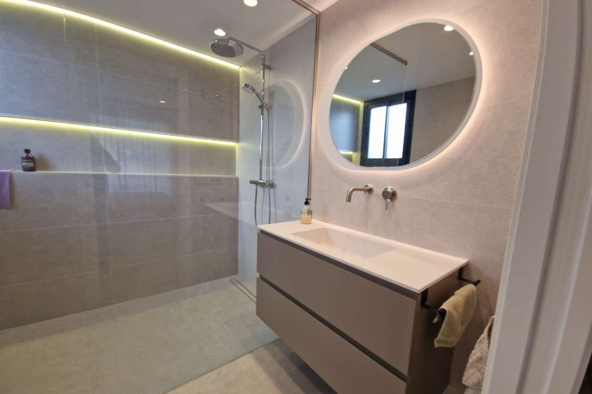 Herverkoop - 3. Vrijstaande villa - Monforte del Cid - Costa Blanca Noord