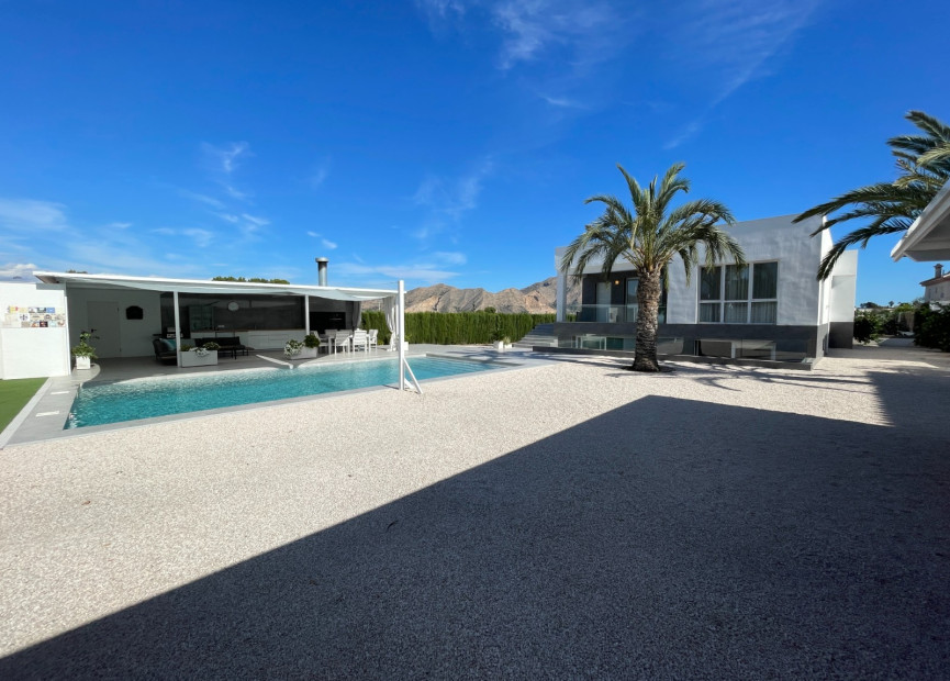 Herverkoop - 3. Vrijstaande villa - Orihuela - Costa Blanca Zuid