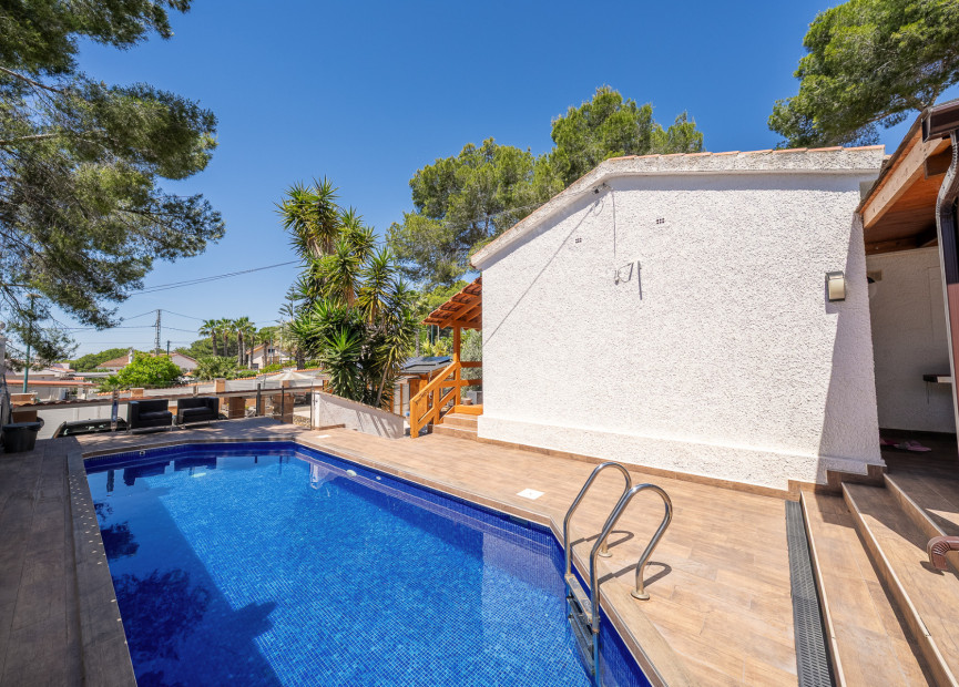 Herverkoop - 3. Vrijstaande villa - Pinar de Campoverde - Costa Blanca Zuid