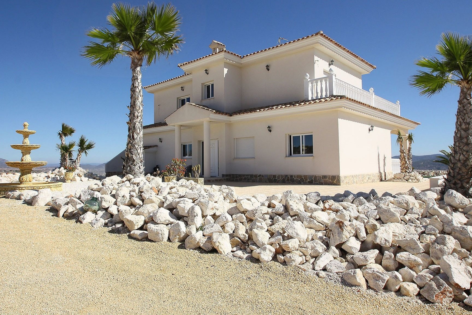 Herverkoop - 3. Vrijstaande villa - Pinoso - Costa Blanca Noord