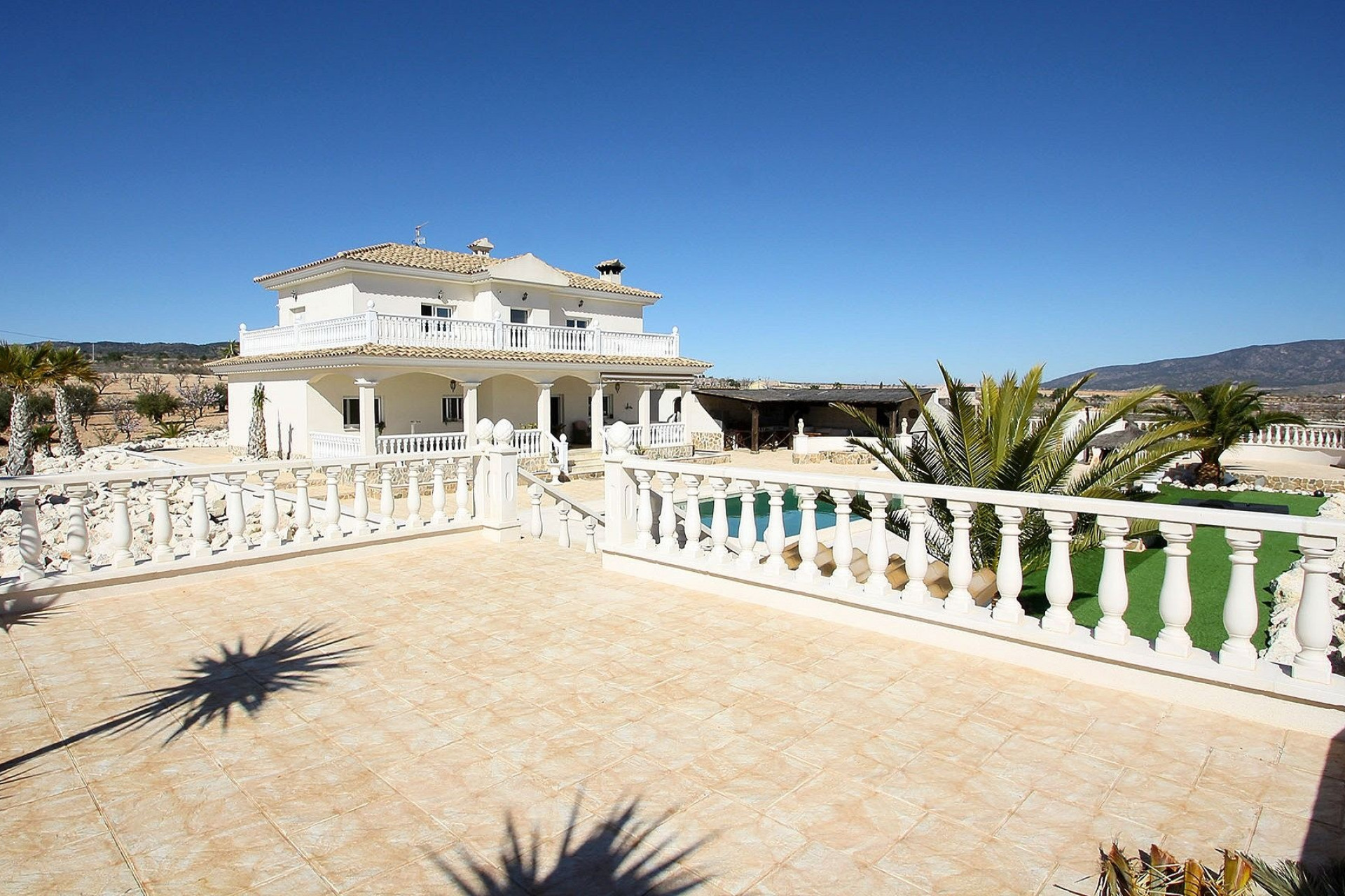 Herverkoop - 3. Vrijstaande villa - Pinoso - Costa Blanca Noord
