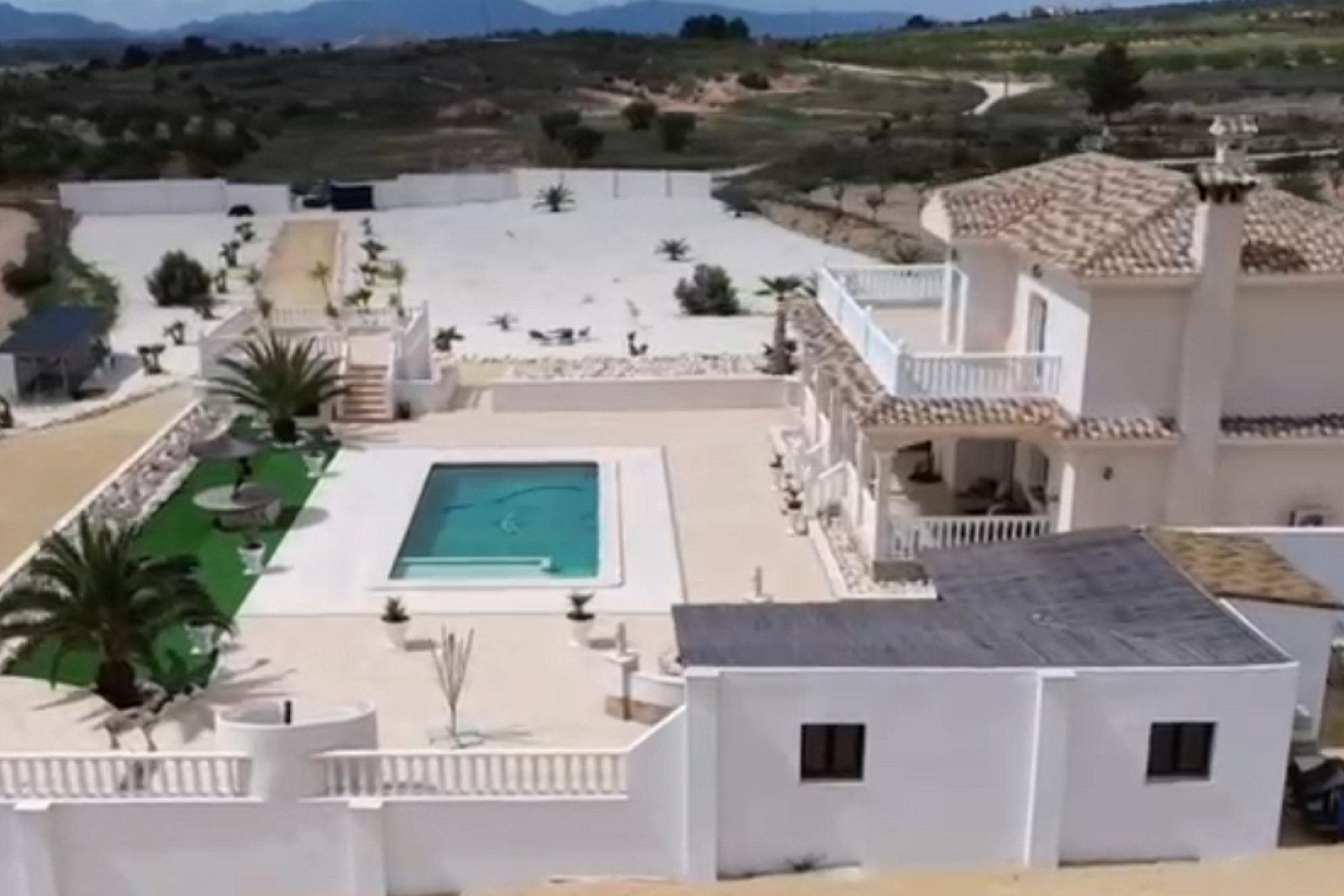 Herverkoop - 3. Vrijstaande villa - Pinoso - Costa Blanca Noord