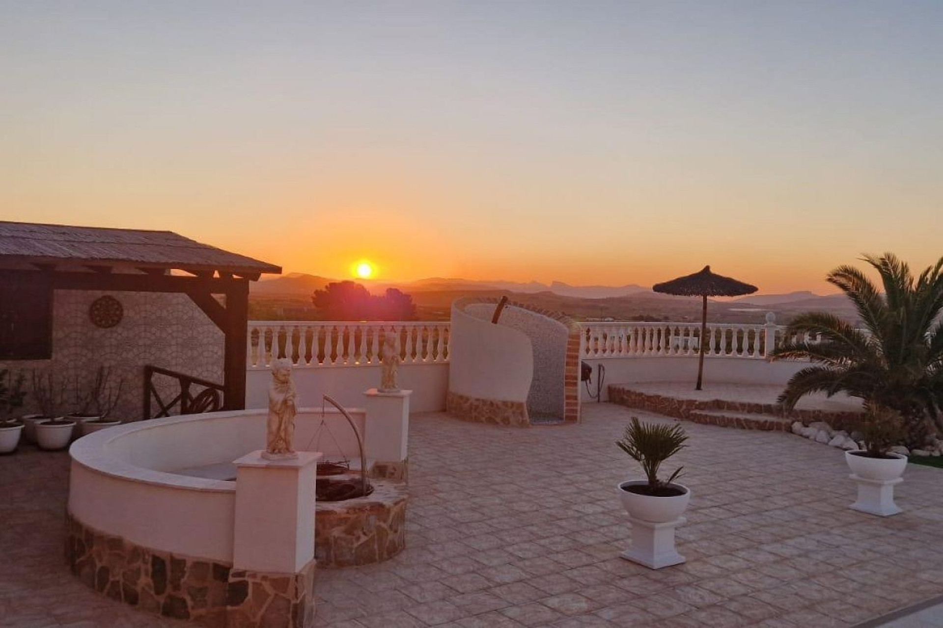 Herverkoop - 3. Vrijstaande villa - Pinoso - Costa Blanca Noord