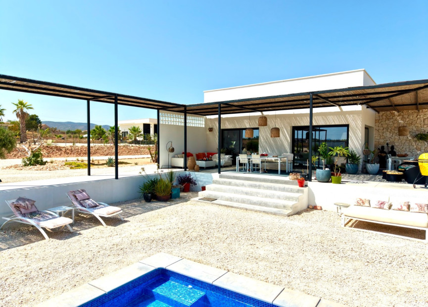 Herverkoop - 3. Vrijstaande villa - Pinoso - Costa Blanca Noord