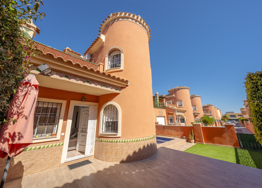 Herverkoop - 3. Vrijstaande villa - Playa Flamenca - Sportcentre