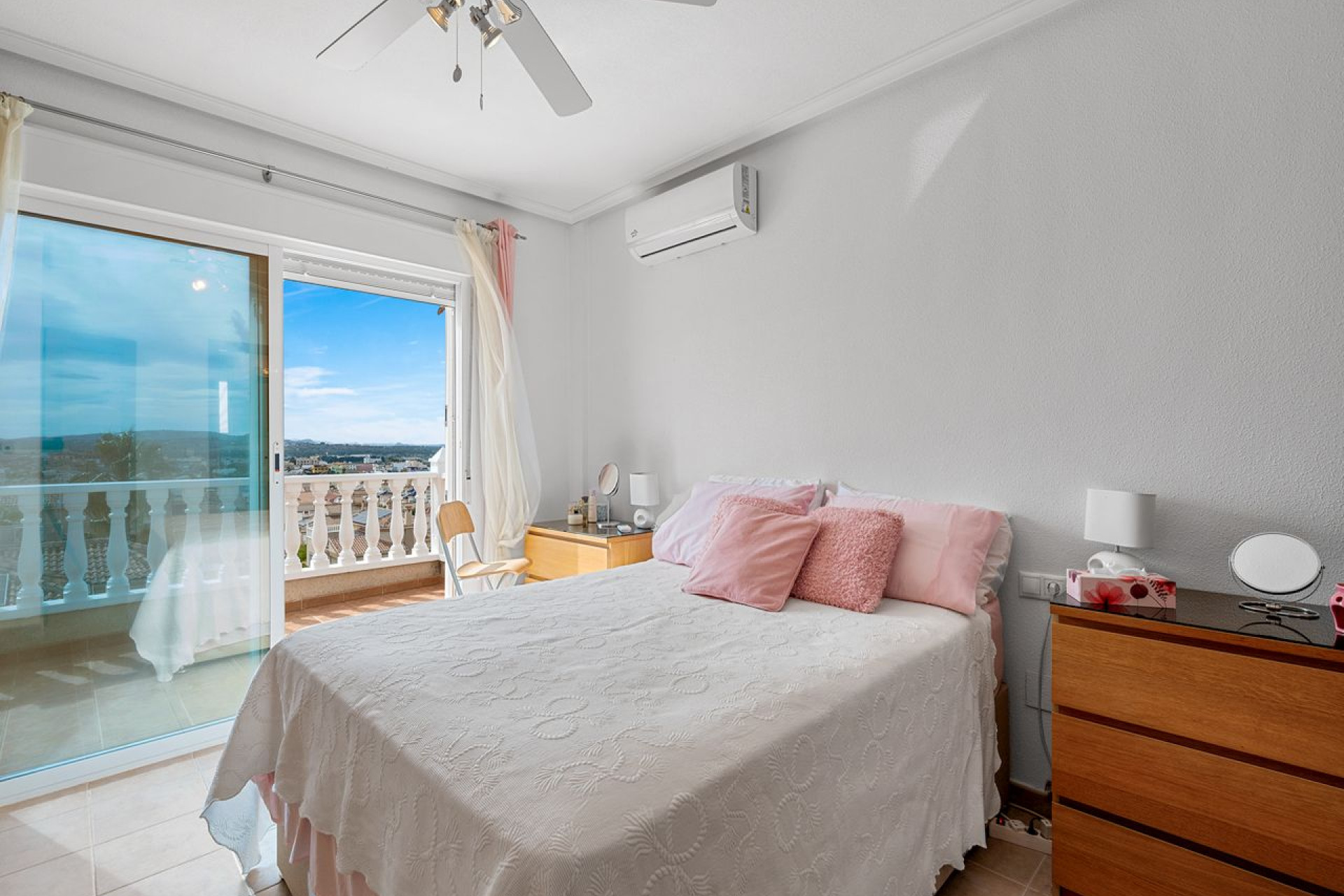 Herverkoop - 3. Vrijstaande villa - Rojales - Costa Blanca Zuid