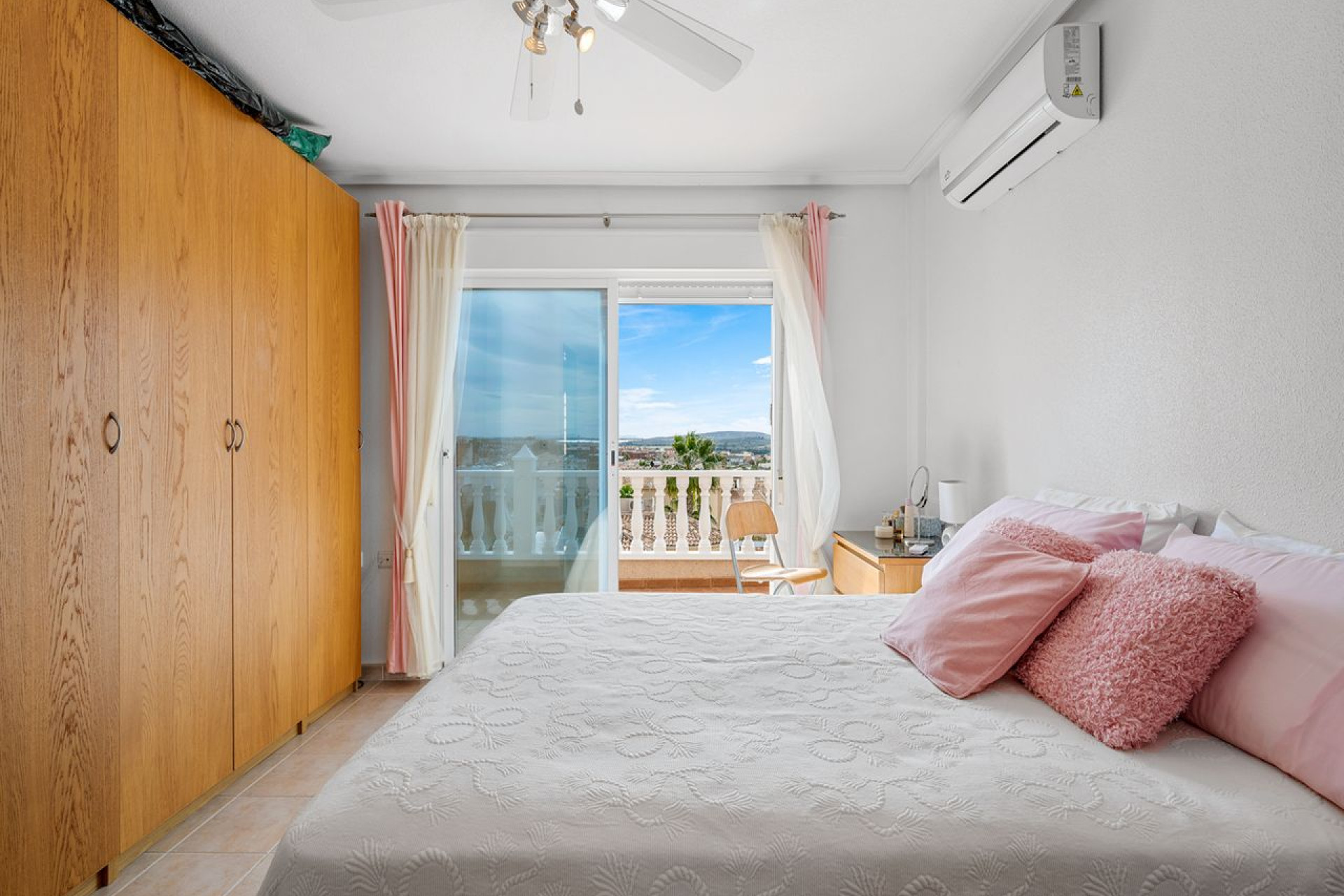 Herverkoop - 3. Vrijstaande villa - Rojales - Costa Blanca Zuid