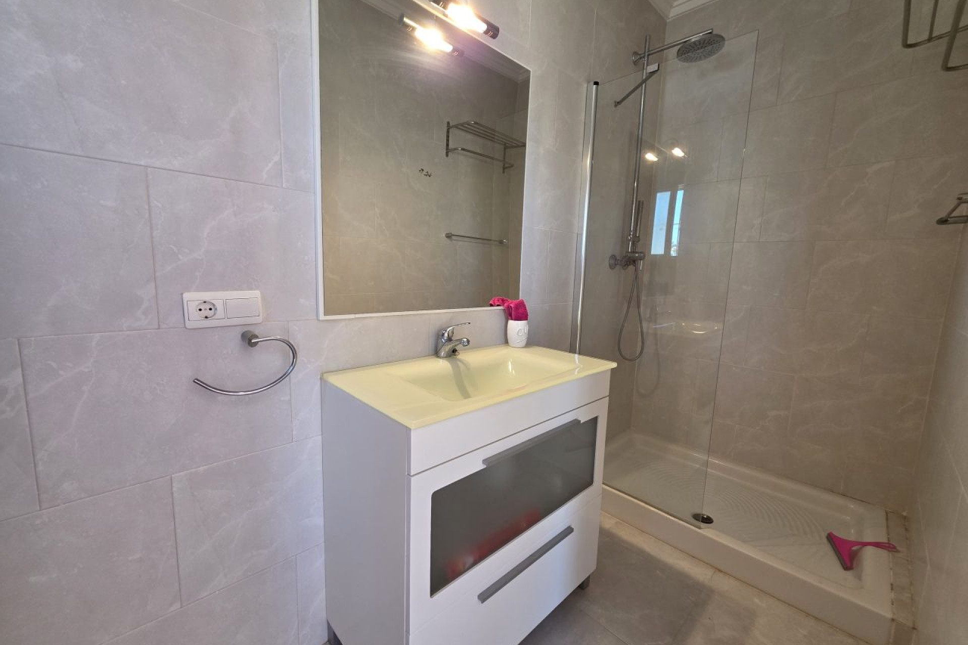 Herverkoop - 3. Vrijstaande villa - Rojales - Costa Blanca Zuid