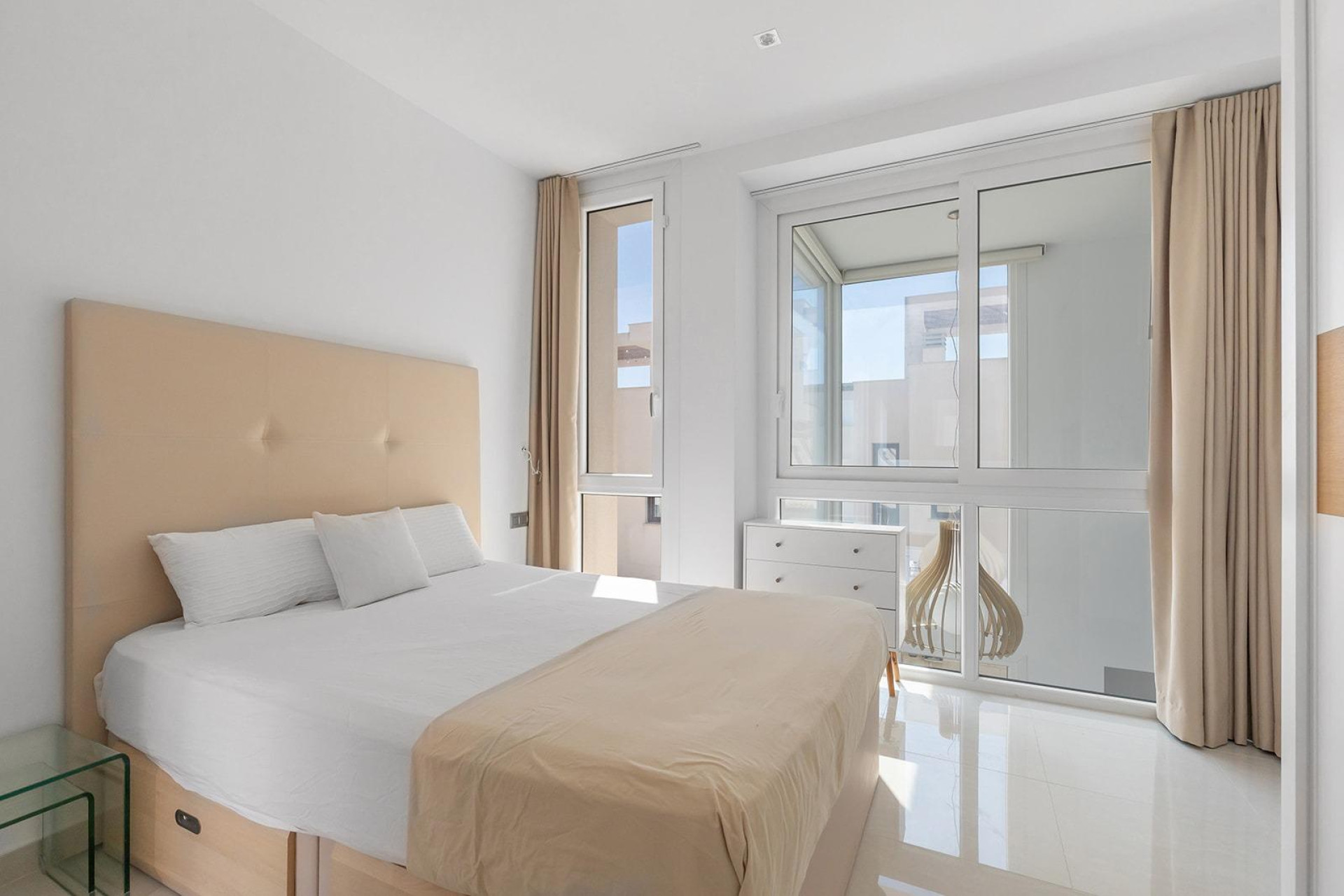 Herverkoop - 3. Vrijstaande villa - Rojales - Pueblo bravo