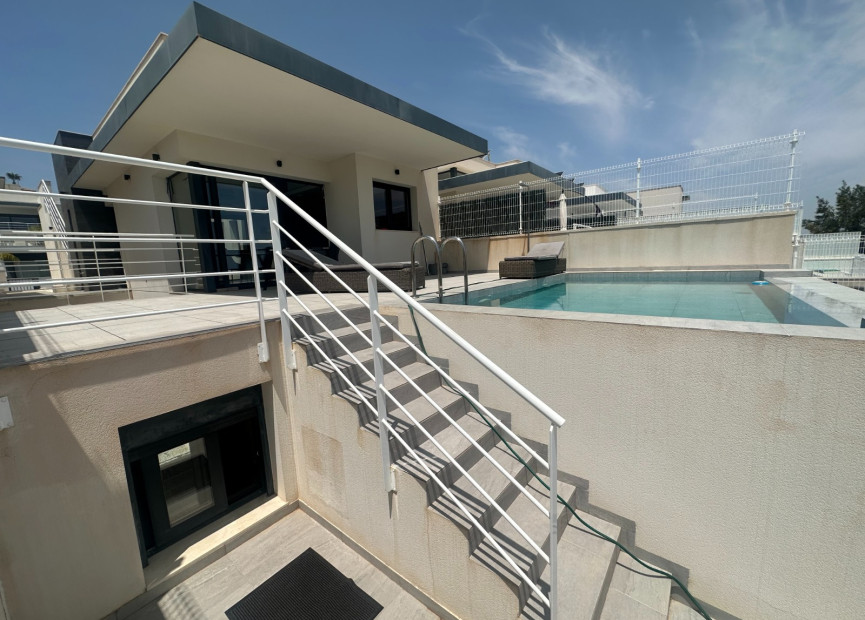 Herverkoop - 3. Vrijstaande villa - San Miguel de Salinas - Costa Blanca Zuid