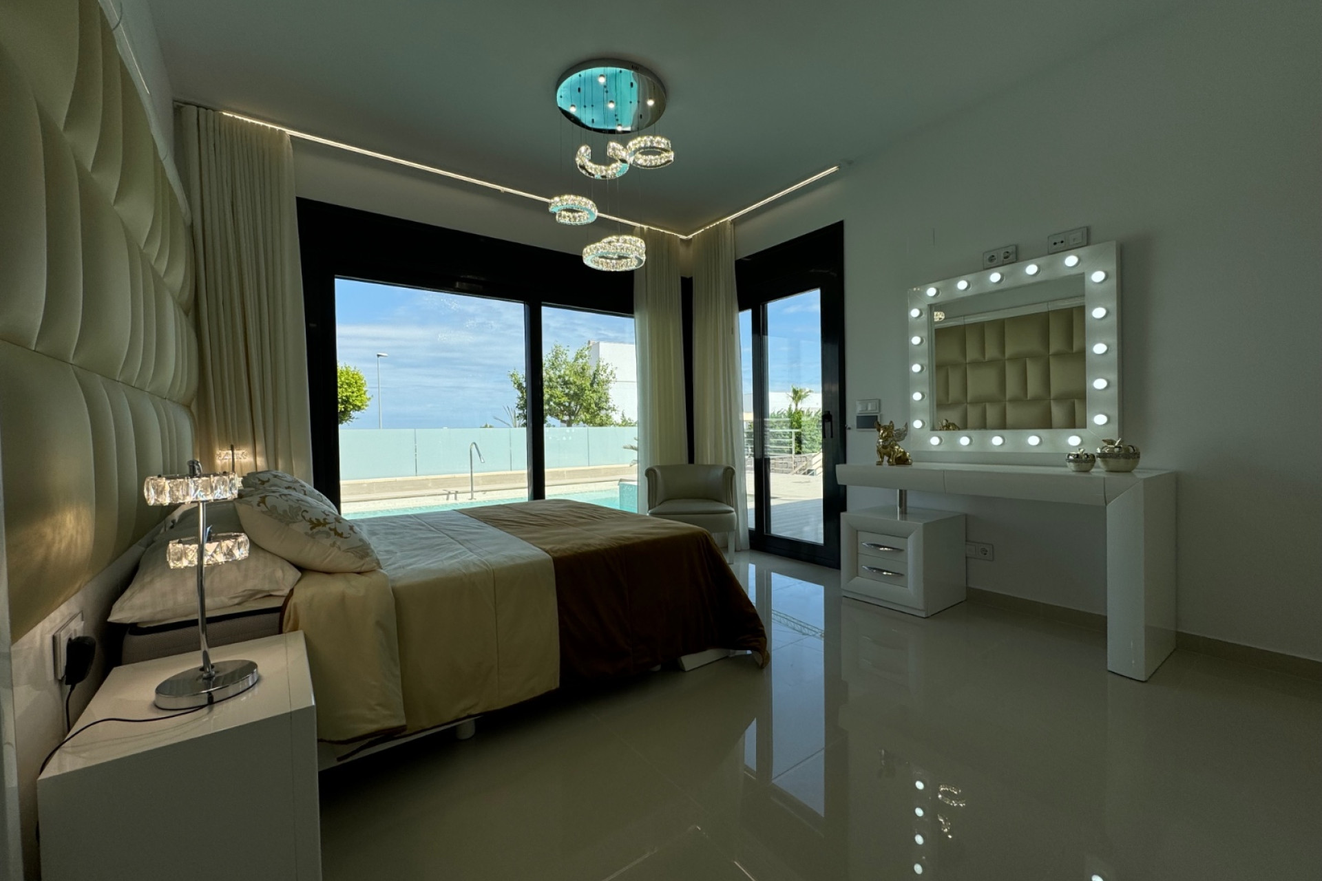 Herverkoop - 3. Vrijstaande villa - San Miguel de Salinas - Costa Blanca Zuid