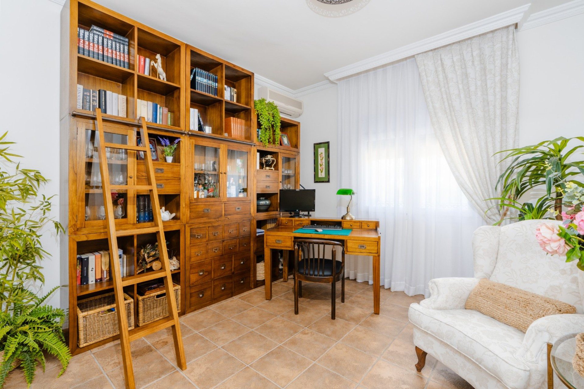 Herverkoop - 3. Vrijstaande villa - San Vicente del Raspeig - Costa Blanca Noord