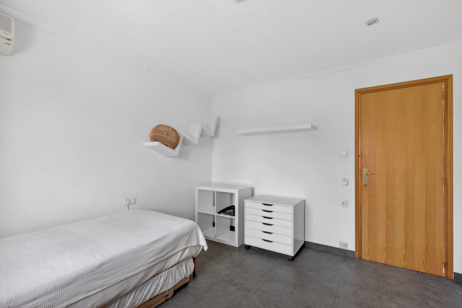 Herverkoop - 3. Vrijstaande villa - Santa Pola - Costa Blanca Zuid