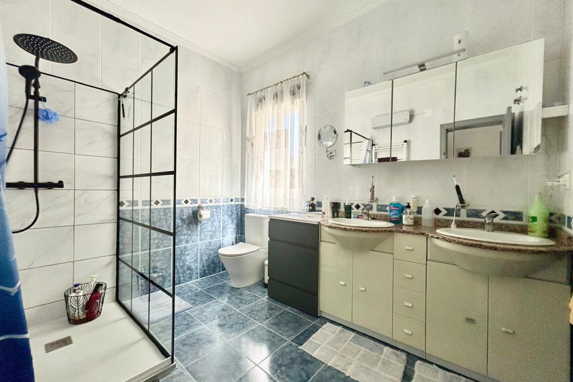 Herverkoop - 3. Vrijstaande villa - Torrevieja - Costa Blanca Zuid