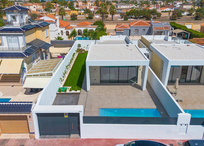 Herverkoop - 3. Vrijstaande villa - Torrevieja - Costa Blanca Zuid