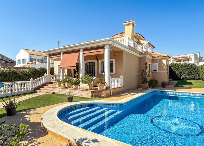 Herverkoop - 3. Vrijstaande villa - Torrevieja - Costa Blanca Zuid