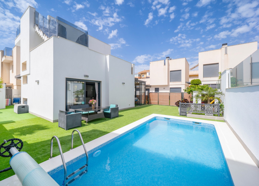 Herverkoop - 3. Vrijstaande villa - Torrevieja - Costa Blanca Zuid