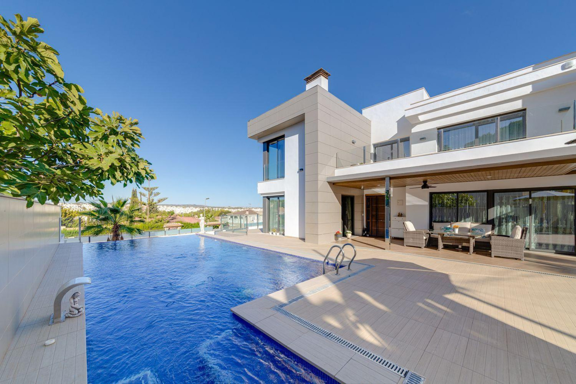 Herverkoop - 3. Vrijstaande villa - Torrevieja - Costa Blanca Zuid