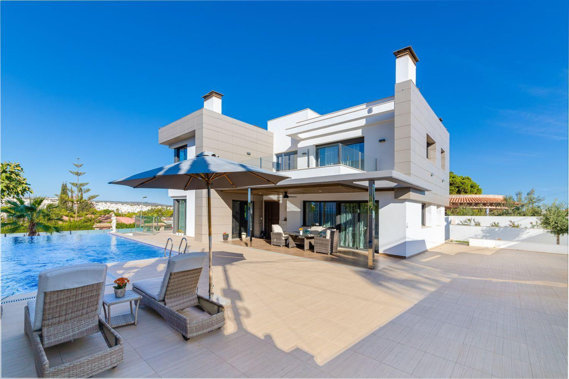 Herverkoop - 3. Vrijstaande villa - Torrevieja - Costa Blanca Zuid