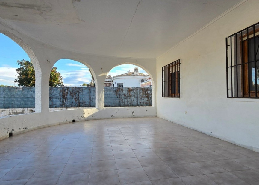 Herverkoop - 3. Vrijstaande villa - Torrevieja - El Chaparal