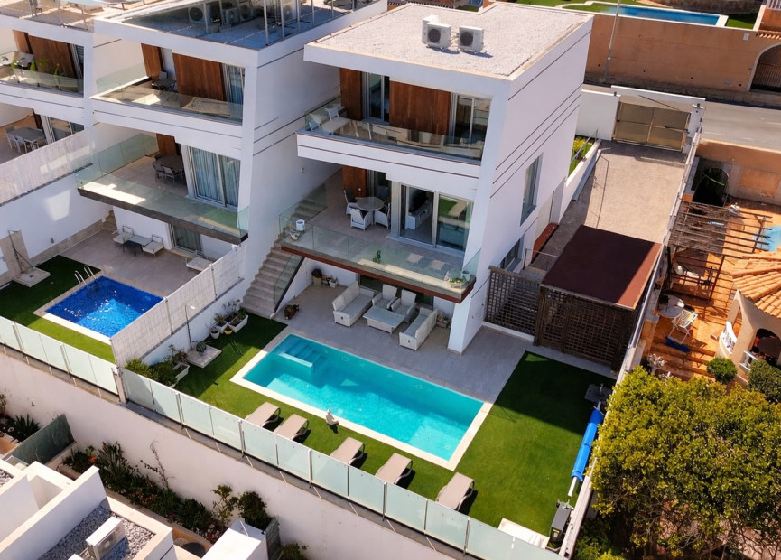 Herverkoop - 3. Vrijstaande villa - Villamartin - Costa Blanca Zuid