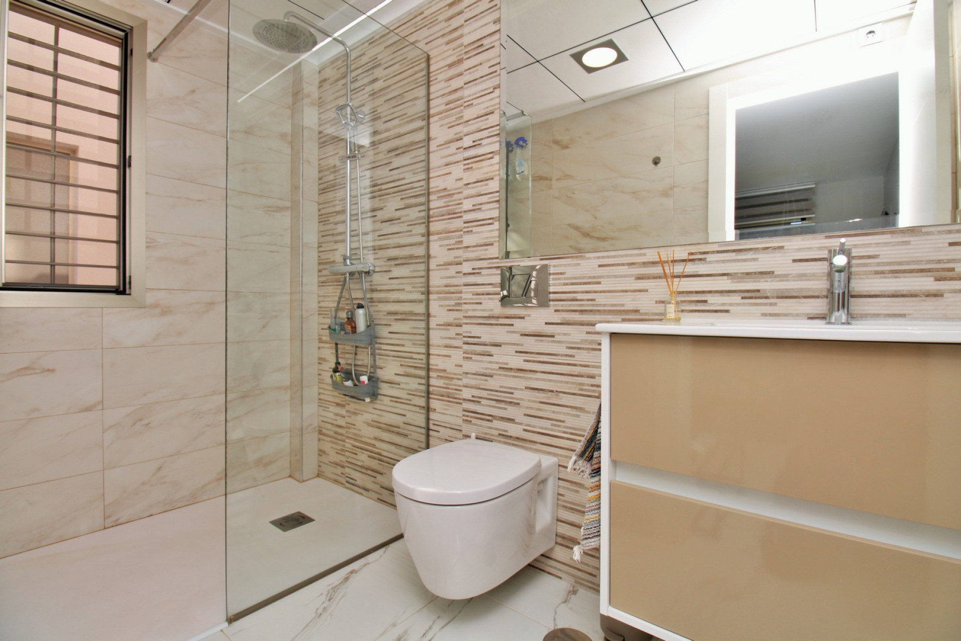 Herverkoop - 3. Vrijstaande villa - Villamartin - Costa Blanca Zuid