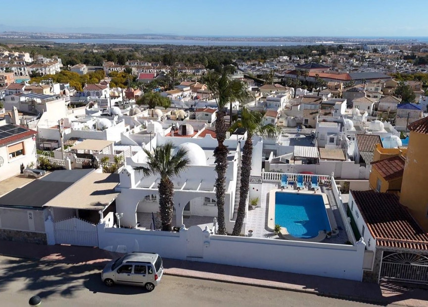 Herverkoop - 3. Vrijstaande villa - Villamartin - Costa Blanca Zuid