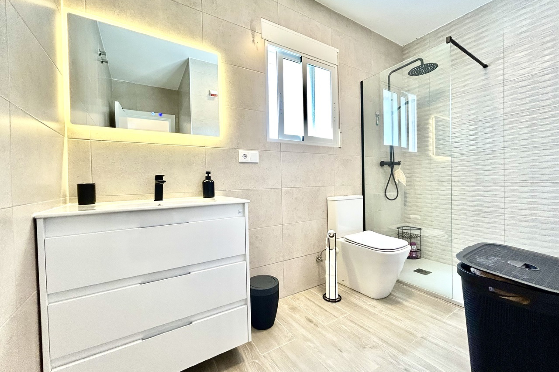 Herverkoop - 3. Vrijstaande villa - Villamartin - Costa Blanca Zuid