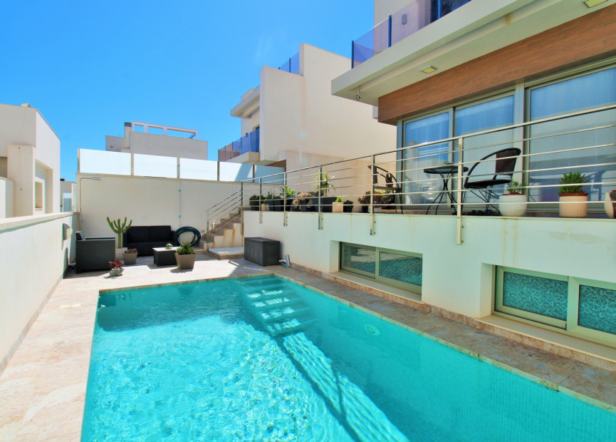 Herverkoop - 3. Vrijstaande villa - Villamartin - Costa Blanca Zuid