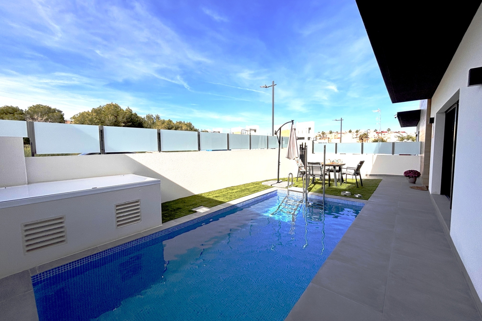Herverkoop - 3. Vrijstaande villa - Villamartin - Costa Blanca Zuid