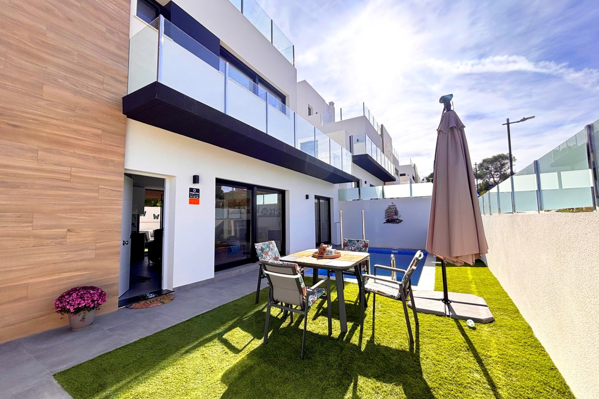 Herverkoop - 3. Vrijstaande villa - Villamartin - Costa Blanca Zuid