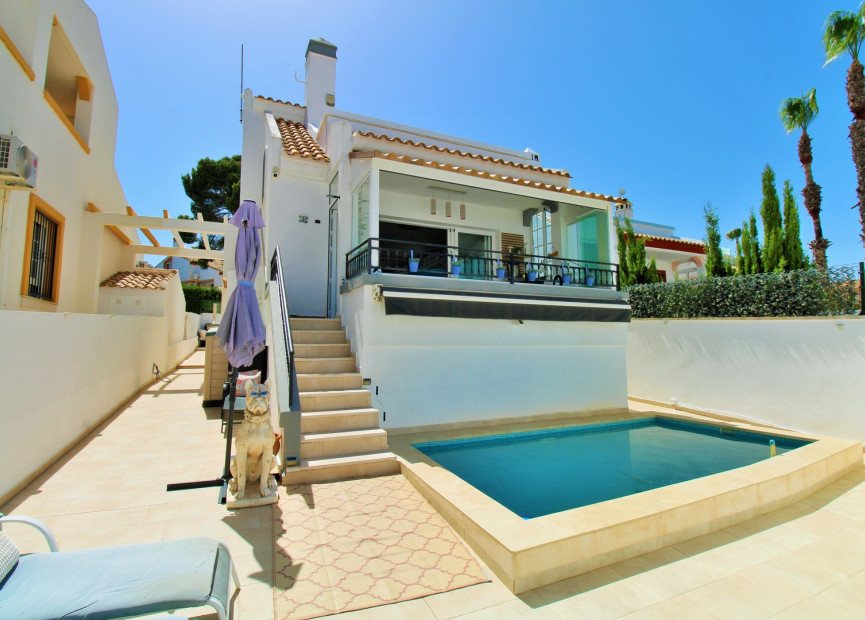 Herverkoop - 3. Vrijstaande villa - Villamartin - Costa Blanca Zuid