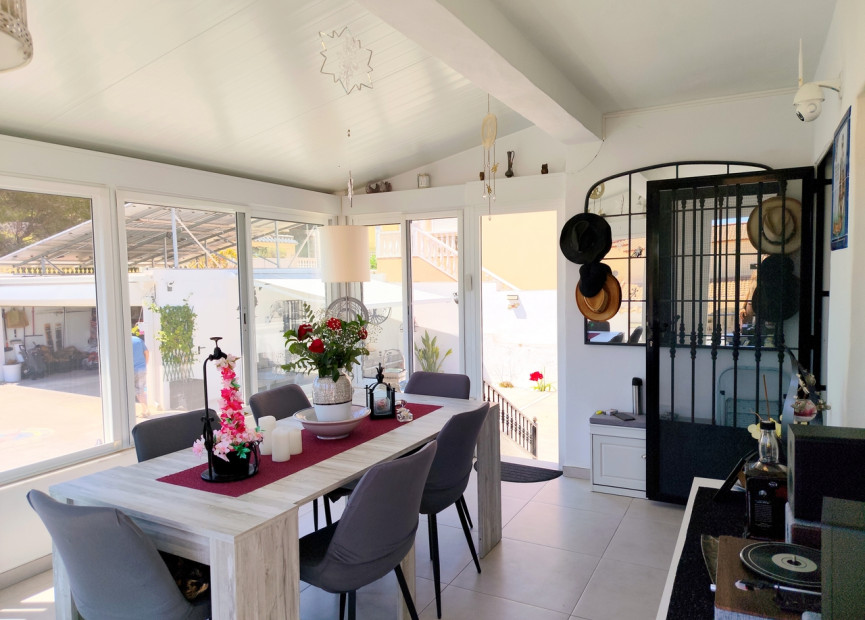 Herverkoop - 3. Vrijstaande villa - Vistabella - Costa Blanca Zuid