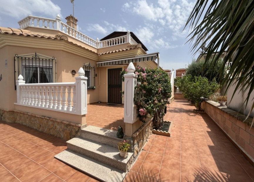 Herverkoop - 4. Halfvrijstaande villa - Almoradí - Costa Blanca Zuid