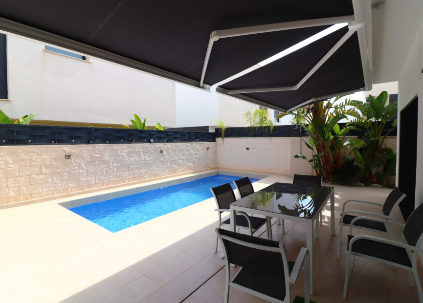 Herverkoop - 4. Halfvrijstaande villa - Benijófar - Costa Blanca Zuid