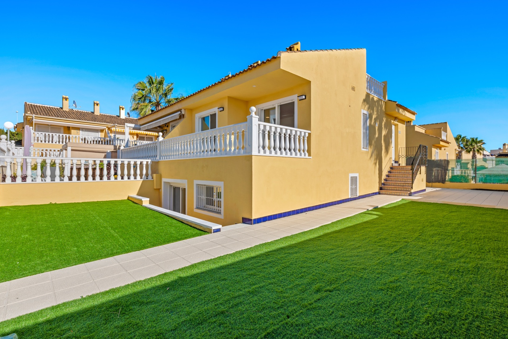 Herverkoop - 4. Halfvrijstaande villa - Benimar - Costa Blanca Zuid