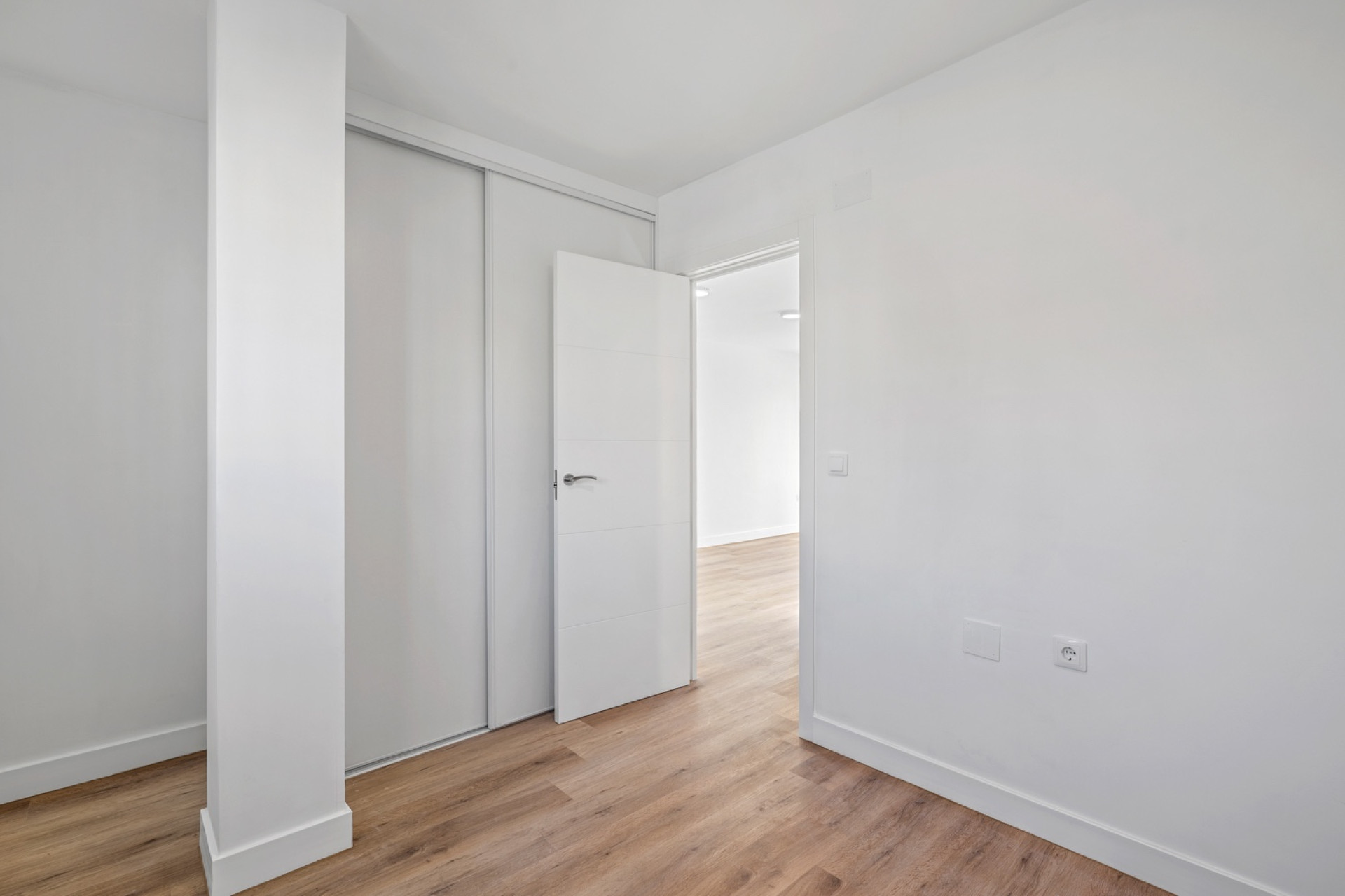 Herverkoop - 4. Halfvrijstaande villa - Benimar - Costa Blanca Zuid