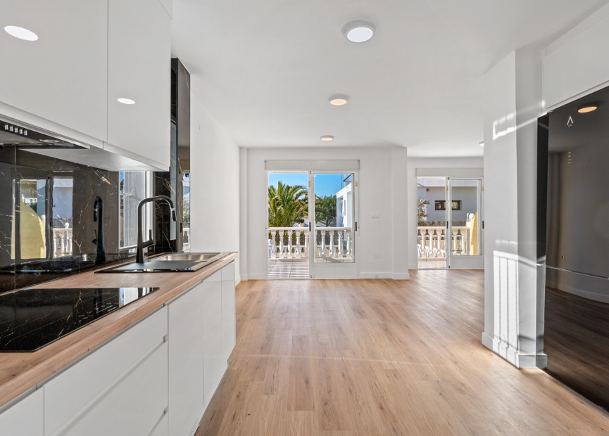 Herverkoop - 4. Halfvrijstaande villa - Benimar